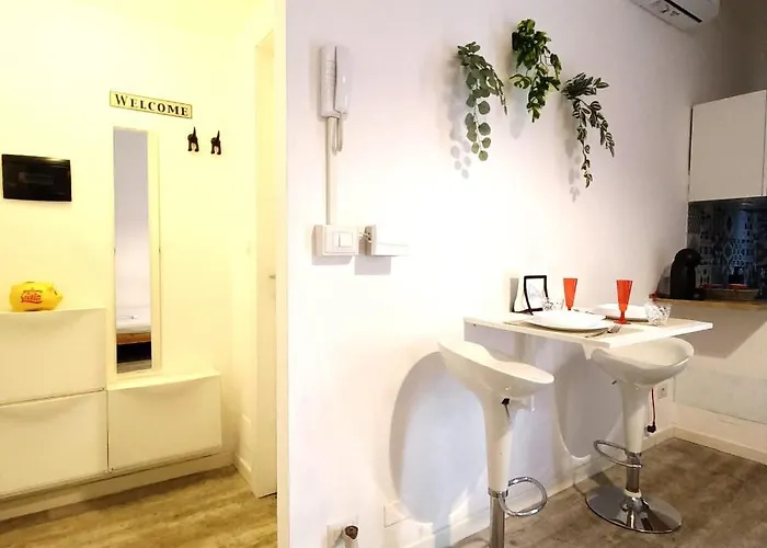 A Casa Di Rosa In Citta Studi Apartament